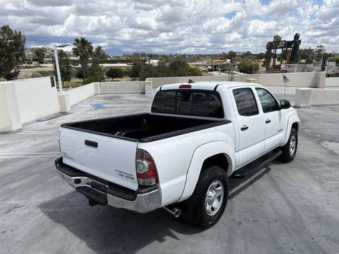 Used 2015 Toyota Tacoma PreRunner w/ SR5 Package image 45
