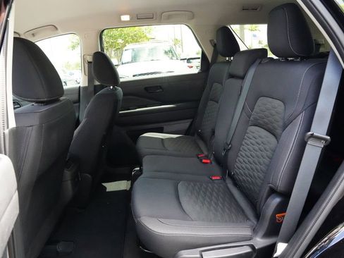 Used 2023 Nissan Pathfinder S FWD image 14