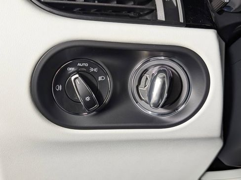 New 2026 Porsche Macan image 35