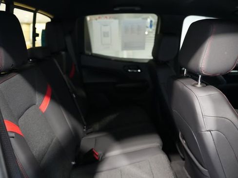 Used 2024 Chevrolet Colorado Z71 w/ Z71 Convenience Package 2 image 16