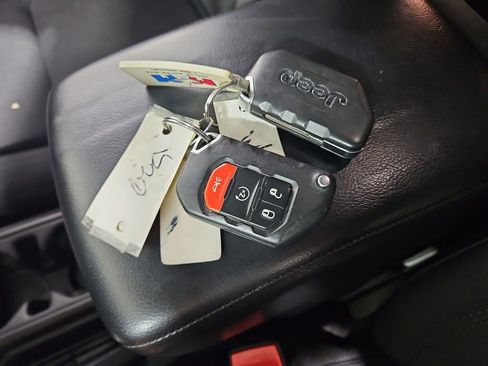 Used 2018 Jeep Wrangler Unlimited Sport S image 28