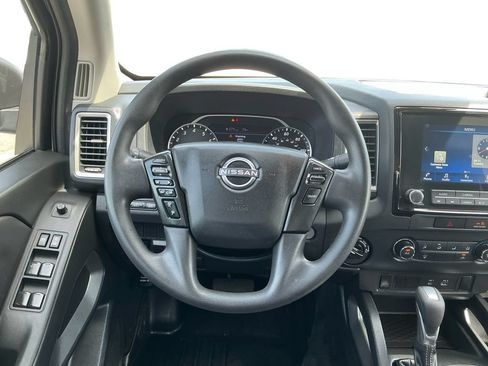 Used 2022 Nissan Frontier SV AWD/4WD image 18