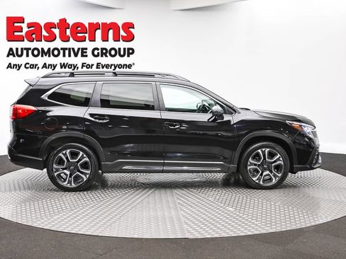 Used 2023 Subaru Ascent Limited w/ Technology Package AWD/4WD image 4