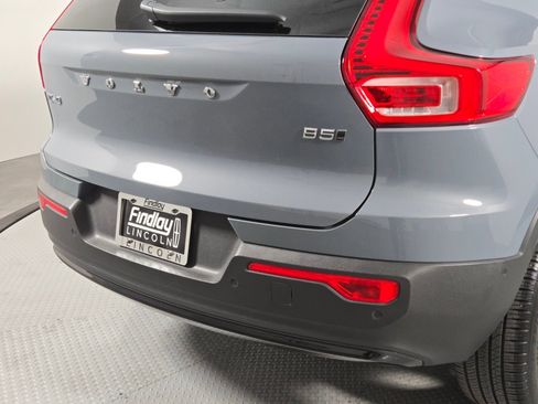 Used 2023 Volvo XC40 B5 Ultimate w/ Climate Package image 5