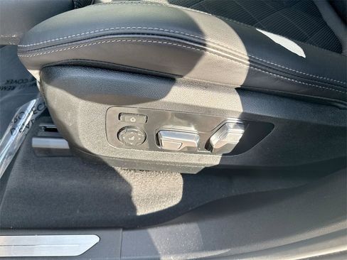 Used 2023 BMW X7 xDrive40i w/ Premium Package image 14