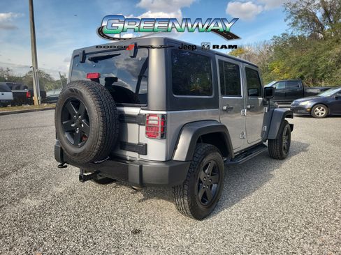 Used 2016 Jeep Wrangler Unlimited Sport image 3