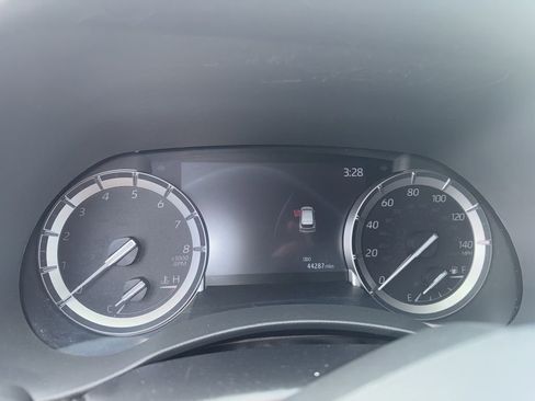 Used 2021 Toyota Highlander XLE image 8