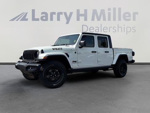 Used 2025 Jeep Gladiator Willys AWD/4WD image 1