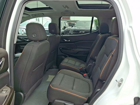 Certified 2023 GMC Acadia AT4 AWD/4WD image 10