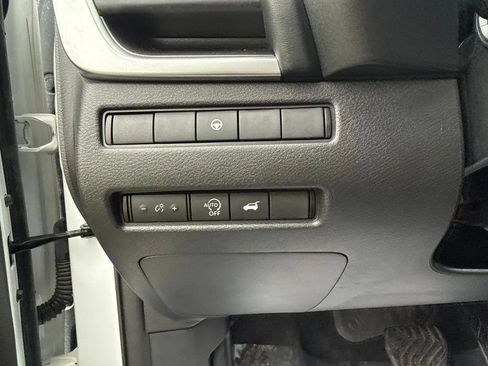 Used 2024 Nissan Rogue SV FWD image 19