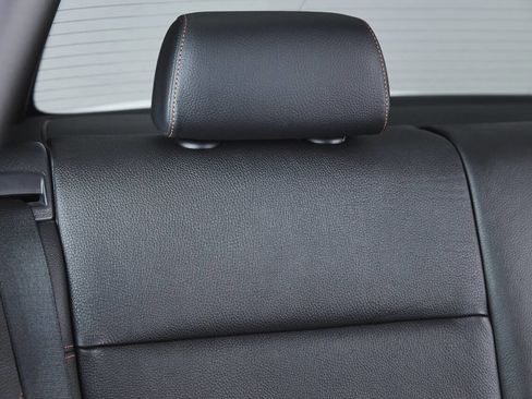 Used 2011 BMW 1 Series M image 68