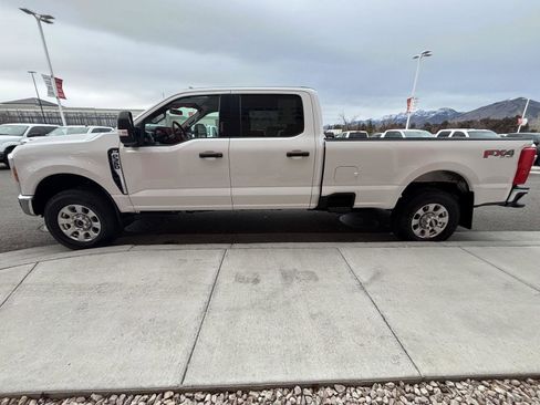 Used 2023 Ford F350 XLT w/ FX4 Off-Road Package image 7