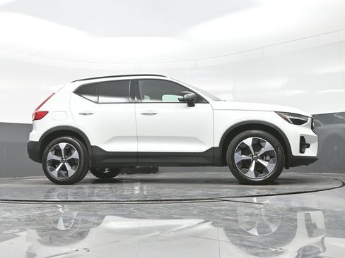 Used 2023 Volvo XC40 B5 Plus w/ Climate Package image 20