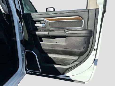 Used 2024 RAM 2500 Laramie image 31