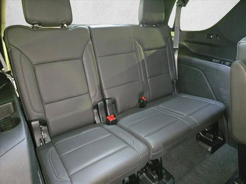 Used 2023 Chevrolet Tahoe Z71 w/ Luxury Package AWD/4WD image 12