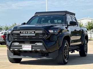 Used 2024 Toyota Tacoma TRD Off-Road w/ TRD Off Road Premium Package AWD/4WD video 3