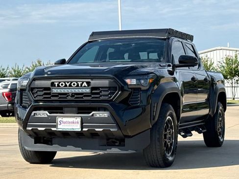 Used 2024 Toyota Tacoma TRD Off-Road w/ TRD Off Road Premium Package AWD/4WD image 3