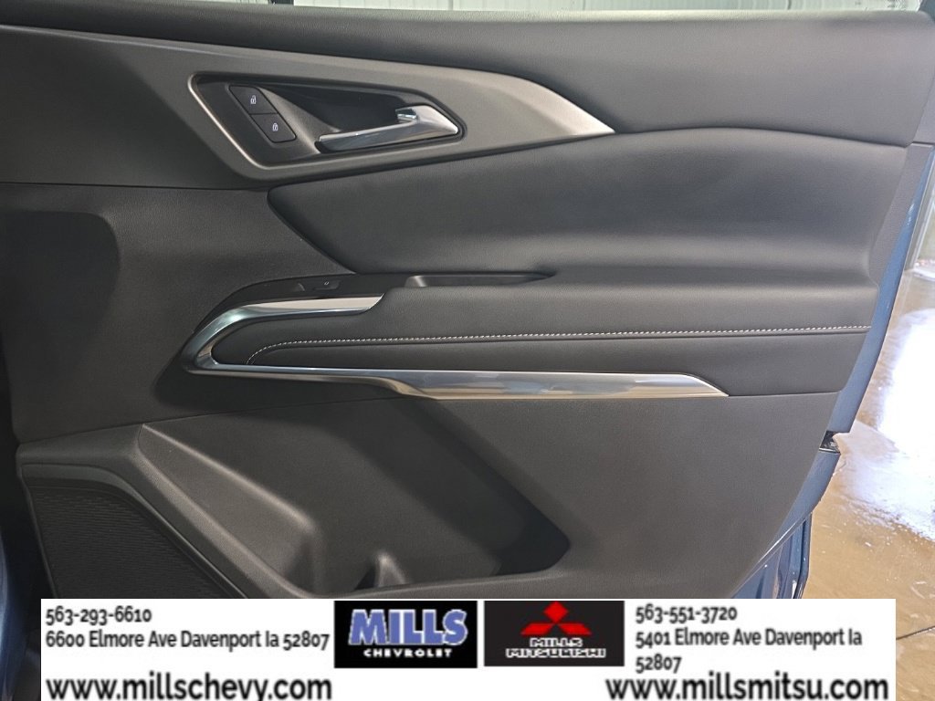Used 2024 Chevrolet Traverse LT w/ Midnight/Sport Edition AWD/4WD image 24