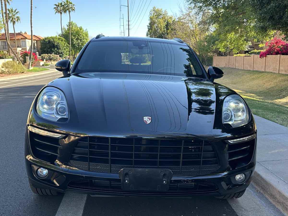 Used 2018 Porsche Macan AWD/4WD image 3