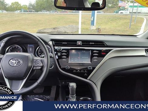 Used 2018 Toyota Camry SE image 16