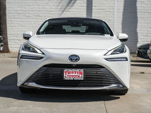 Used 2021 Toyota Mirai RWD image 4