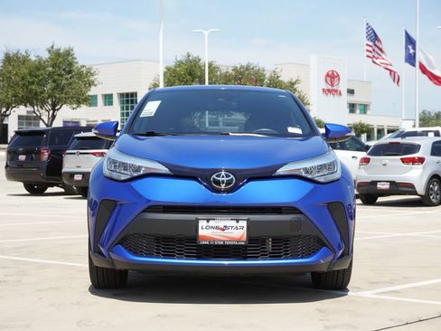 Used 2022 Toyota C-HR XLE FWD image 3