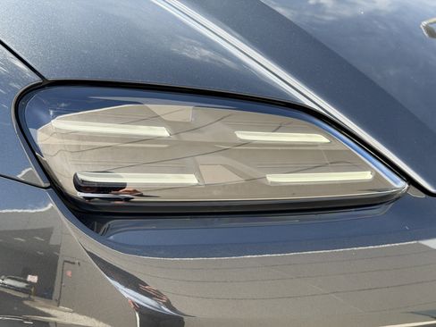 Used 2024 Porsche Macan 4 Electric image 13