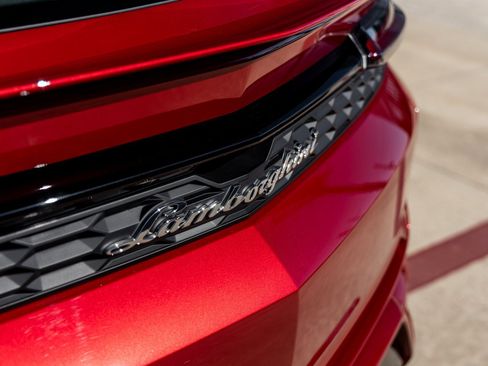 Used 2026 Lamborghini Urus SE image 12