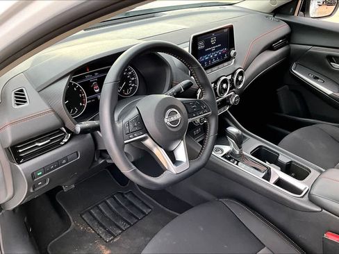 Used 2025 Nissan Sentra SR image 17