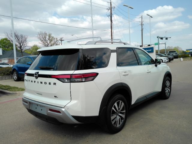 Used 2022 Nissan Pathfinder SL w/ SL Black Package FWD image 7