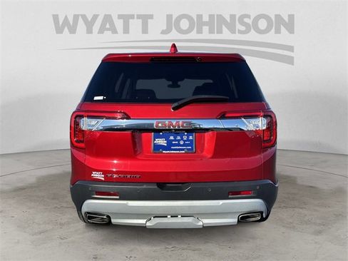 Used 2023 GMC Acadia SLE image 4