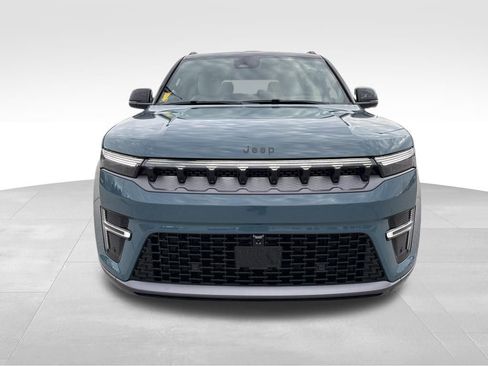 New 2026 Jeep Grand Wagoneer Summit image 2