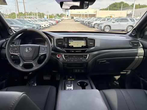 Certified 2025 Honda Passport TrailSport image 29