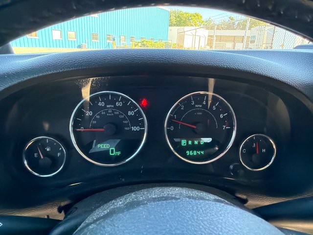 Used 2014 Jeep Wrangler Sport w/ Connectivity Group AWD/4WD image 8