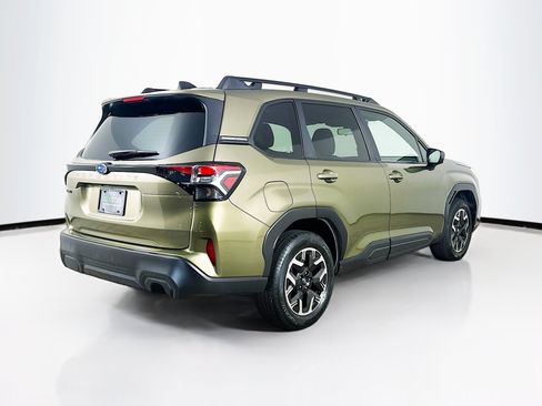 Used 2025 Subaru Forester Premium AWD/4WD image 9