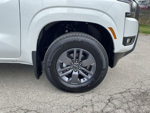 Used 2025 Nissan Frontier SV w/ SV Convenience Package image 14