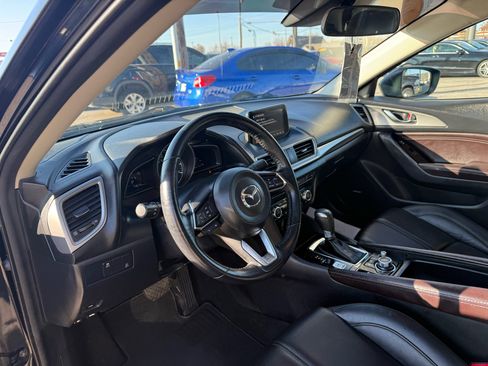 Used 2017 MAZDA MAZDA3 Touring w/ Popular Equipment Package image 8