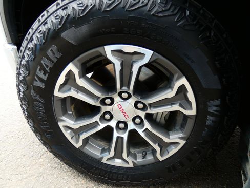 Used 2023 GMC Sierra 1500 SLT w/ SLT Convenience Package image 8