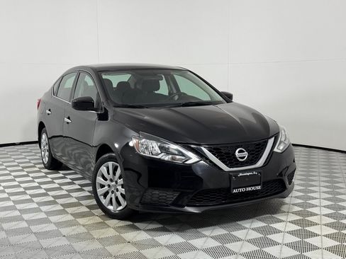 Used 2016 Nissan Sentra S FWD image 2