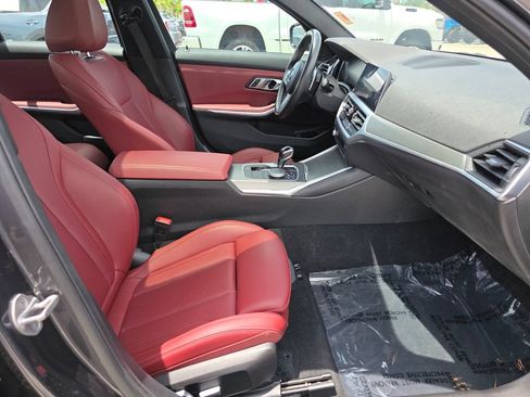Used 2022 BMW 330i Sedan w/ M Sport Package RWD image 15