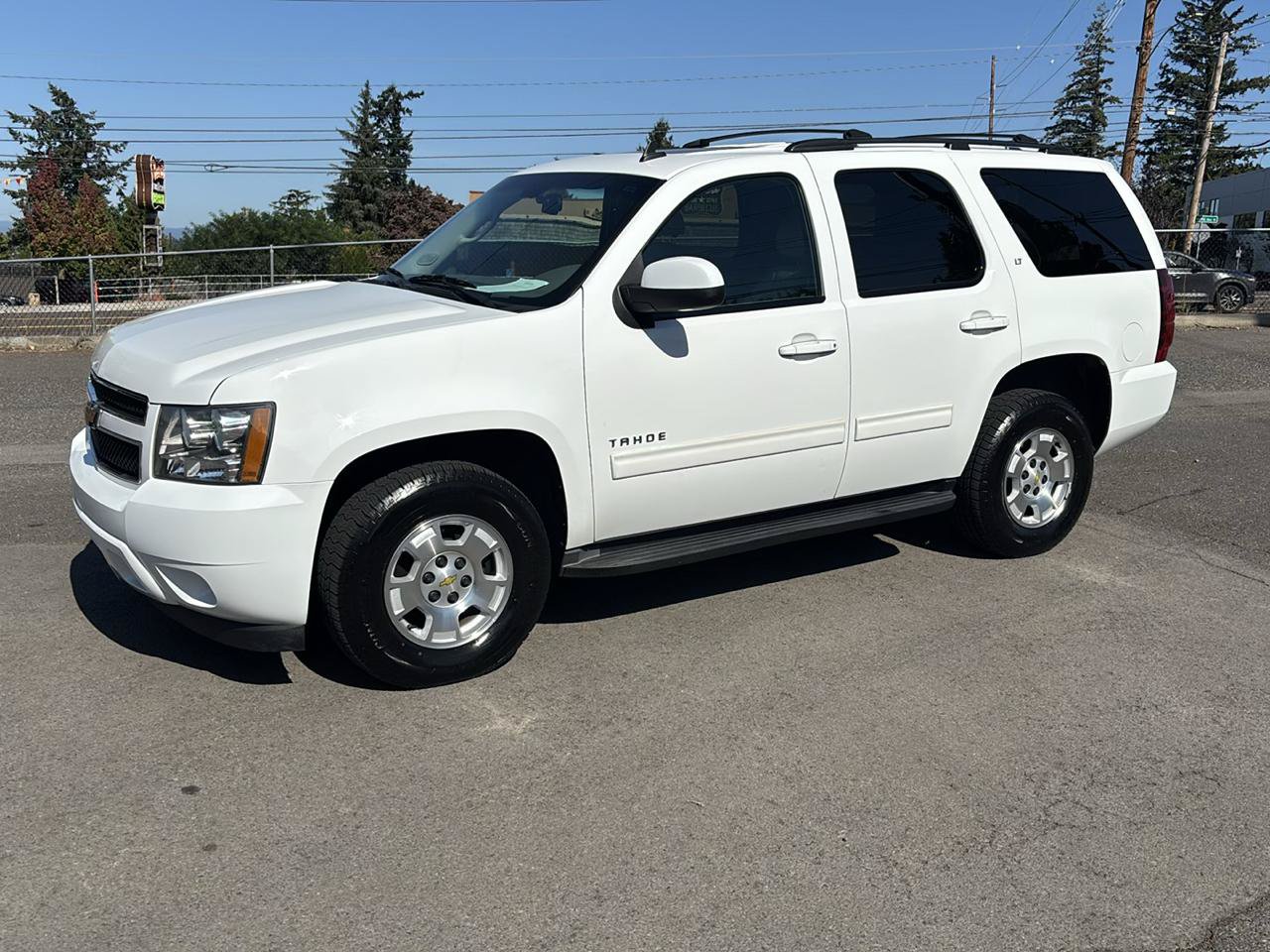 Used 2012 Chevrolet Tahoe 4WD LT w/ Luxury Package image 3