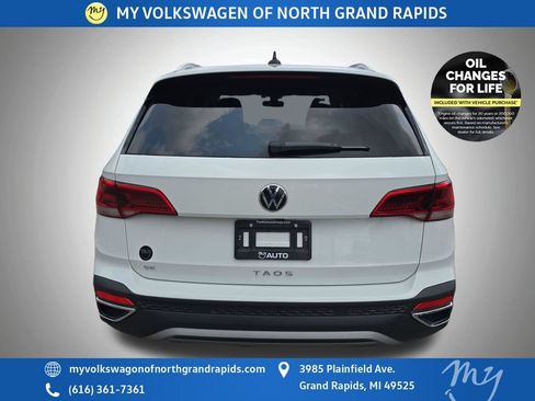 Used 2023 Volkswagen Taos SE FWD image 7