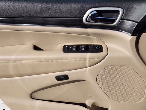 Used 2021 Jeep Grand Cherokee Limited w/ Premium Lighting Group image 23