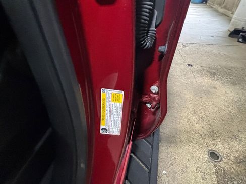 Used 2024 GMC Sierra 1500 AT4 w/ Technology Package image 32