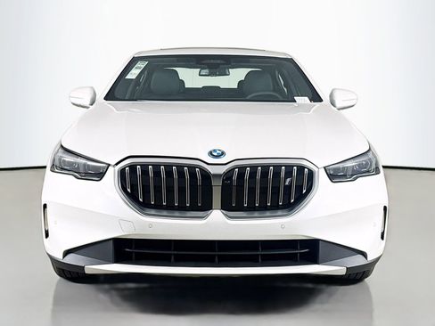 New 2026 BMW i5 eDrive40 AWD/4WD image 2
