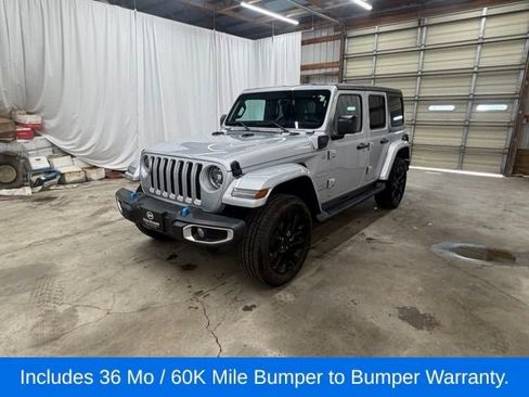 Used 2023 Jeep Wrangler Unlimited Sahara w/ Cold Weather Group AWD/4WD image 8