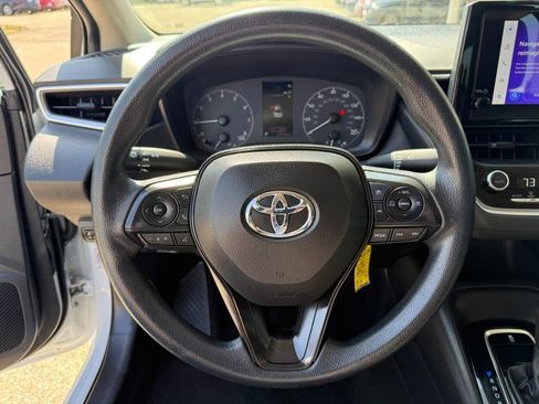 Used 2024 Toyota Corolla LE image 25