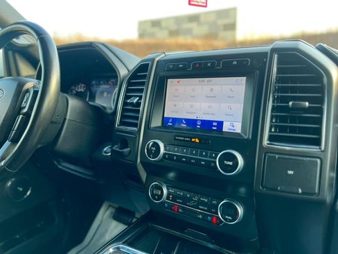 Used 2020 Ford Expedition Limited image 19