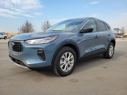 Used 2023 Ford Escape Active image 2