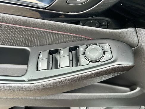 Used 2023 Chevrolet Traverse RS image 13